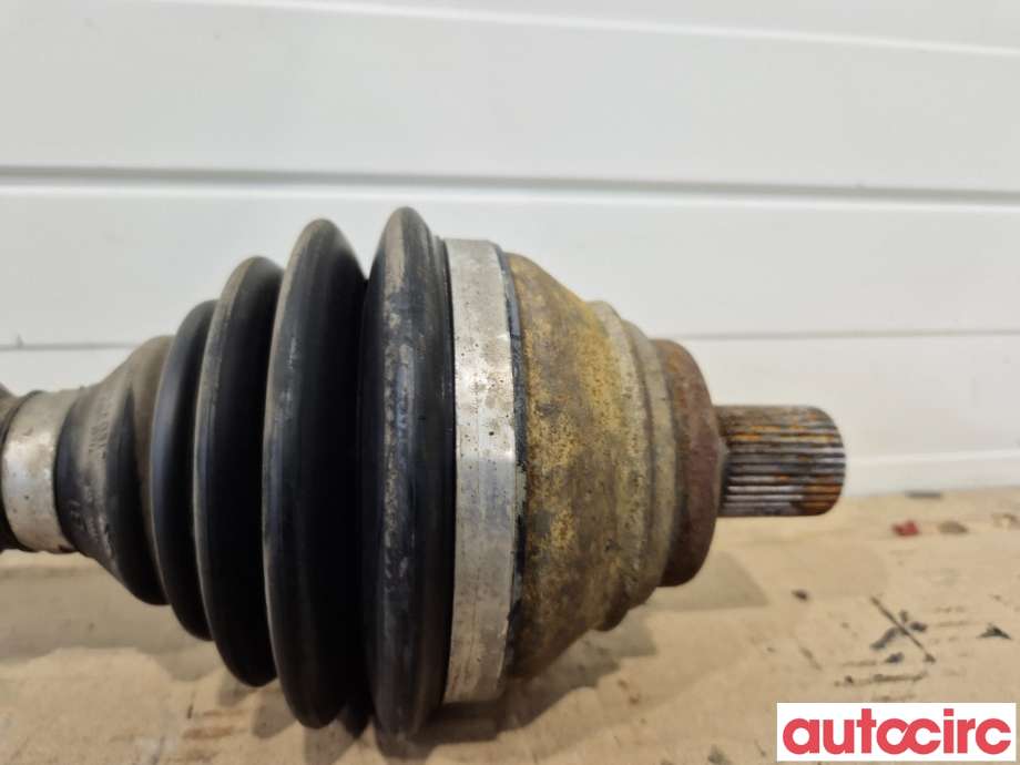 Drivaksel høyre foran til VW Golf VI 2008-2012 (VOLKSWAGEN|1K0407272CR|)