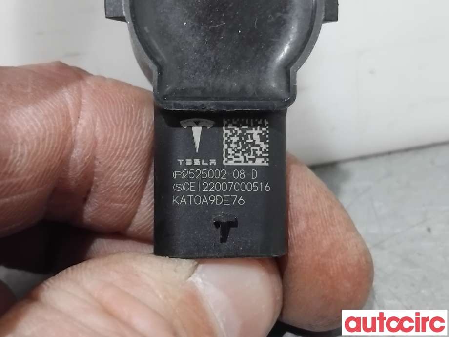 Parkeringssensor foran til Tesla Model Y 2021-2024 (Type I)  (TESLA|2525002-08-D|)