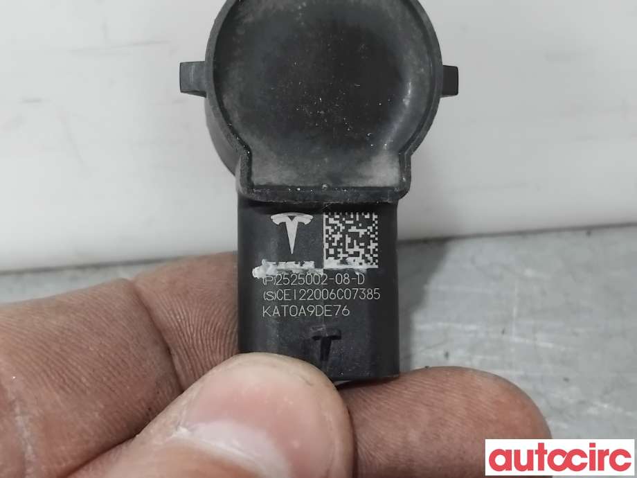 Parkeringssensor foran til Tesla Model Y 2021-2024 (Type I) (TESLA|2525002-08-D|)
