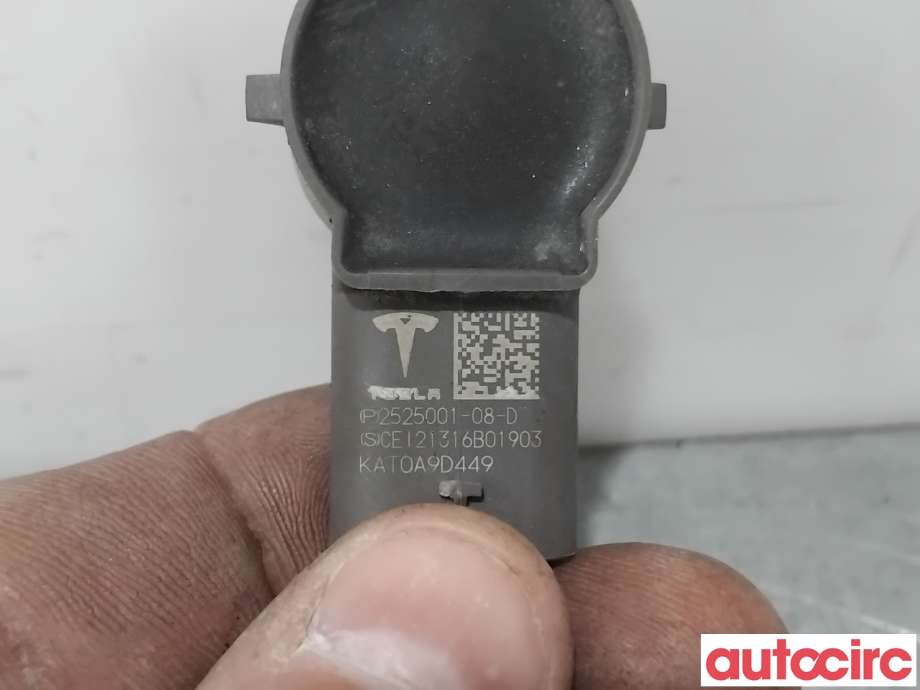 Parkeringssensor foran til Tesla Model Y 2021-2024 (Type I)  (TESLA|2525001-08-D|)
