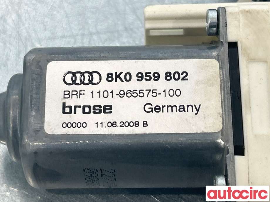 Ruteheis høyre foran til Audi A4 2007-2014 (Type IV) (B8) (B8) (AUDI|8T0959802A|8K0959802)