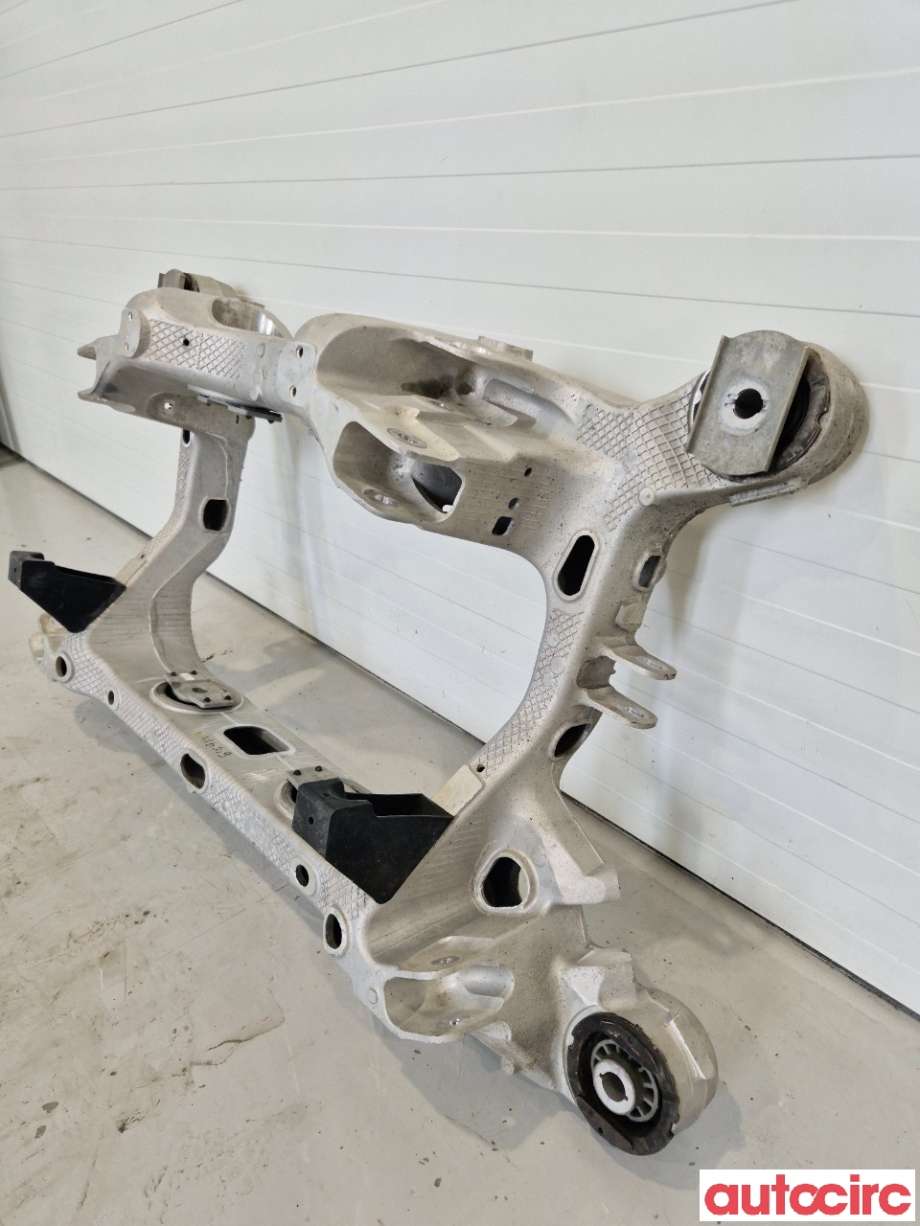 Travers bak til Ford Mustang Mach-e 2020-->>  (FORD (US)|2479162||LJ9C-5K067-AC)