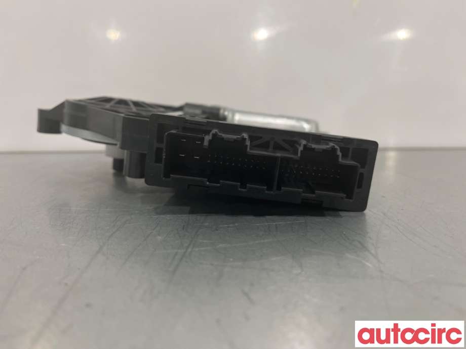 Ruteheis høyre til Volvo XC40 2018-2024  (VOLVO|31349757|966269-103|31674757)