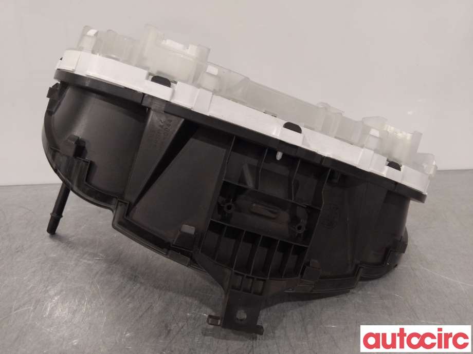 Instrumentpanel til Mitsubishi Pajero 2007-2016 (Type IV, Fase 1)  (MITSUBISHI|8100B879|)