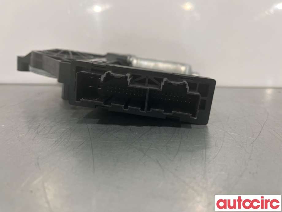 Ruteheis høyre til Volvo XC40 2018-2024  (VOLVO|31349757|966269-103|31674757)