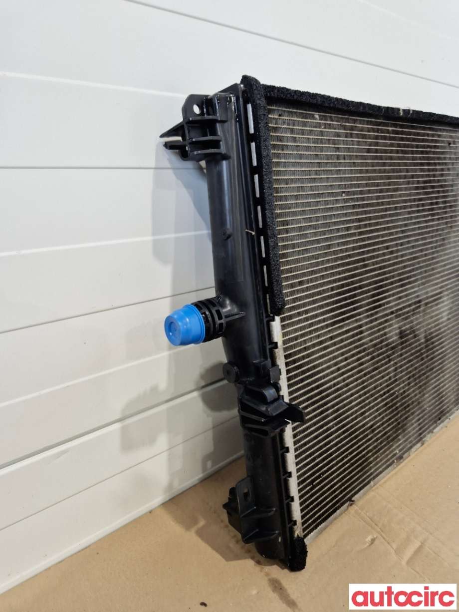 Radiator (automat gir) til Tesla Model 3 2018-2023 (Fase 1)  (TESLA|1494175-00-A|)