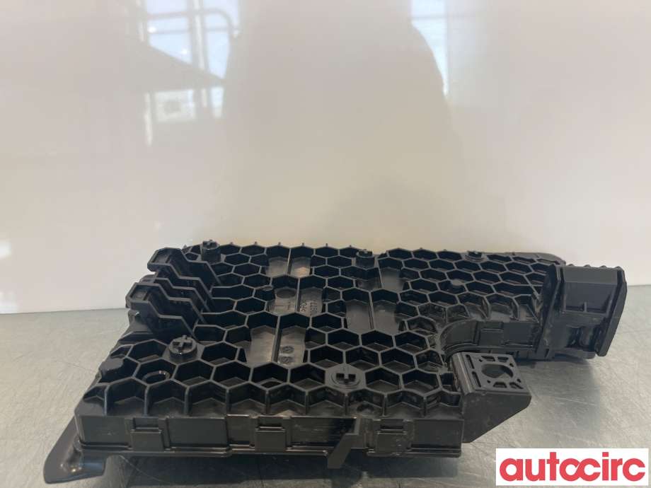 Styreenhet comfort (BCM) til Tesla Model Y 2021-2024 (Type I)  (TESLA|1657650-30-B|1657650-39-A)