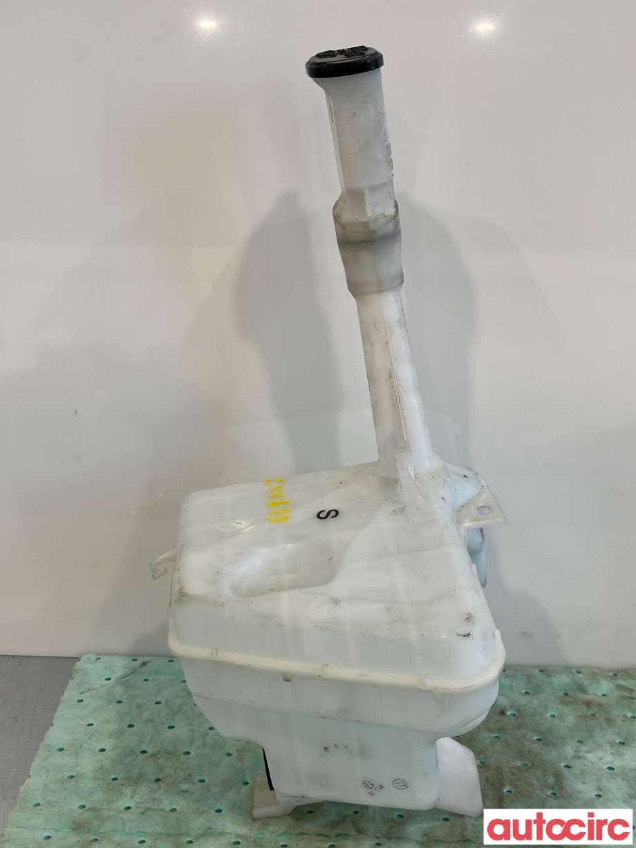 Spylertank til Toyota Urban Cruiser 2009-2014 (TOYOTA|8531552140|060851-316)