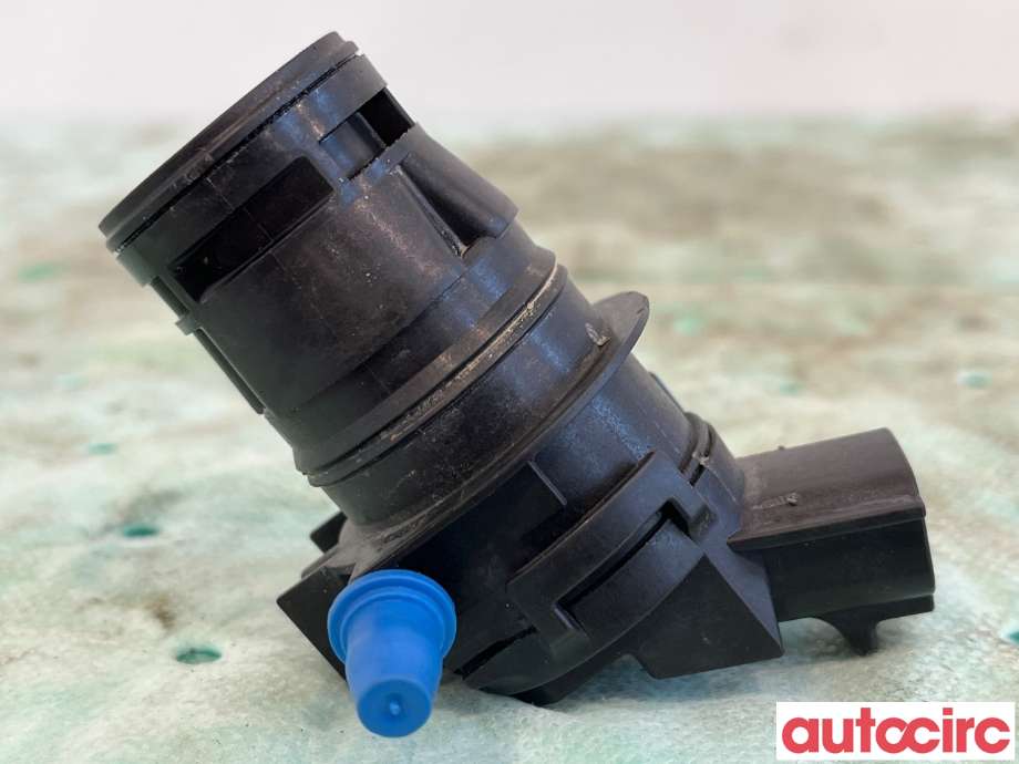 Spylerpumpe foran til Toyota Urban Cruiser 2009-2014  (TOYOTA|8533071010|060210-4840)
