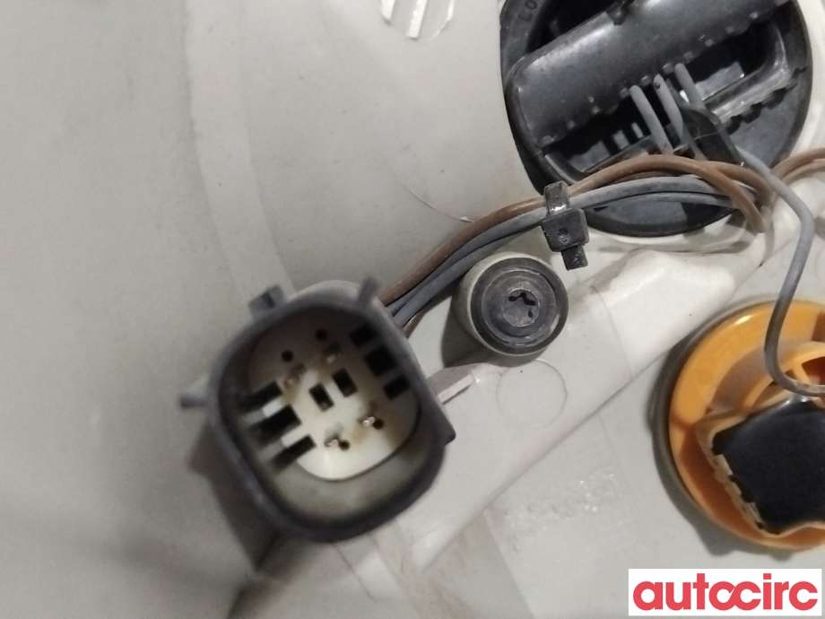 Baklykt høyre til Ford Kuga 2013-2019  (FORD|1923704|CV44-13404-AG|)