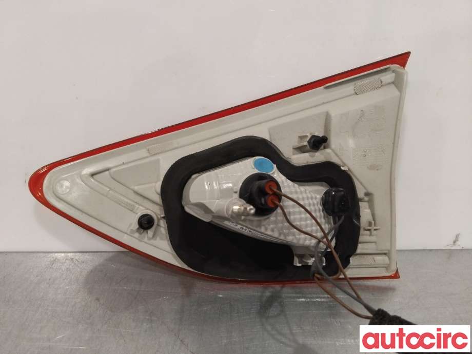 Baklykt venstre indre til Ford Kuga 2013-2019  (FORD|2070896|CV44-13A603-AH|)