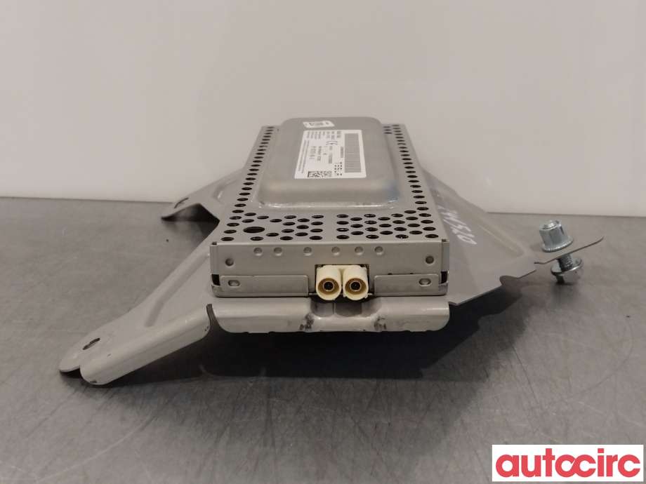 Antenne forsterker til Tesla Model Y 2021-2024 (Type I)  (TESLA|1527973-00-D)