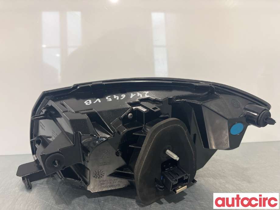 Baklykt venstre til Peugeot 208 2019-->> (Type II)  (PEUGEOT|9823216880)