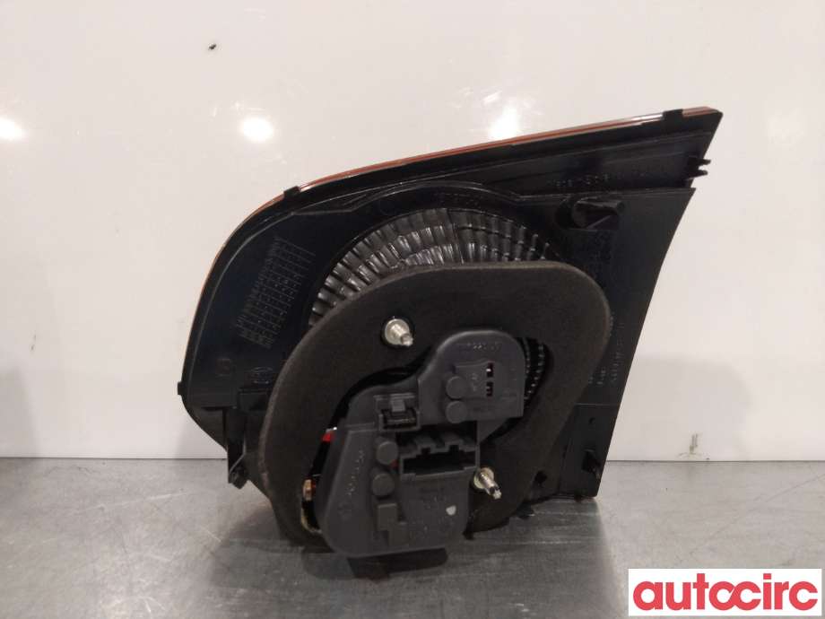 Baklykt venstre indre til VW Golf VI 2008-2012 (VOLKSWAGEN|5K0945093AA)