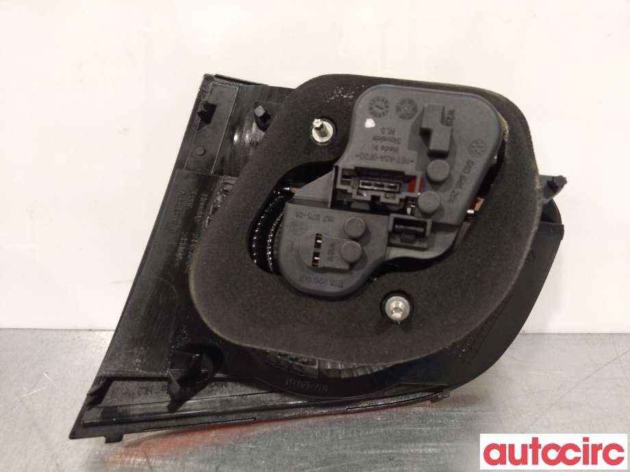 Baklykt venstre indre til VW Golf VI 2008-2012 (VOLKSWAGEN|5K0945093AA)