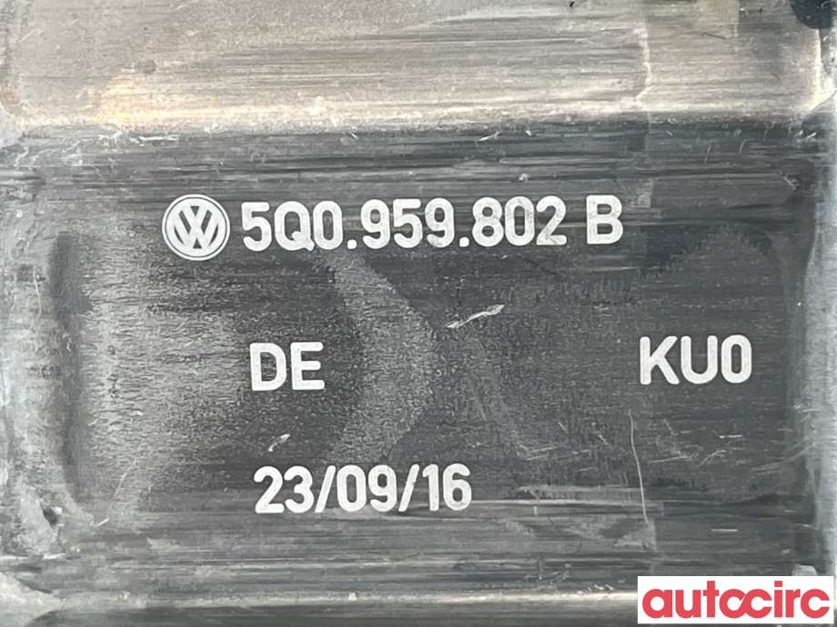 Ruteheis venstre foran til Audi A3 2016-2020 (Type III, Fase 2) (AUDI|5Q0959802B|0130822716)