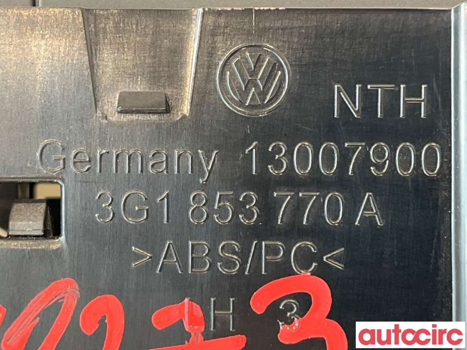 Bryter nødblink til VW Passat 2015-2019 (Fase 1) (B8) (B8) (VOLKSWAGEN|3G0927132A|3G1853770A)