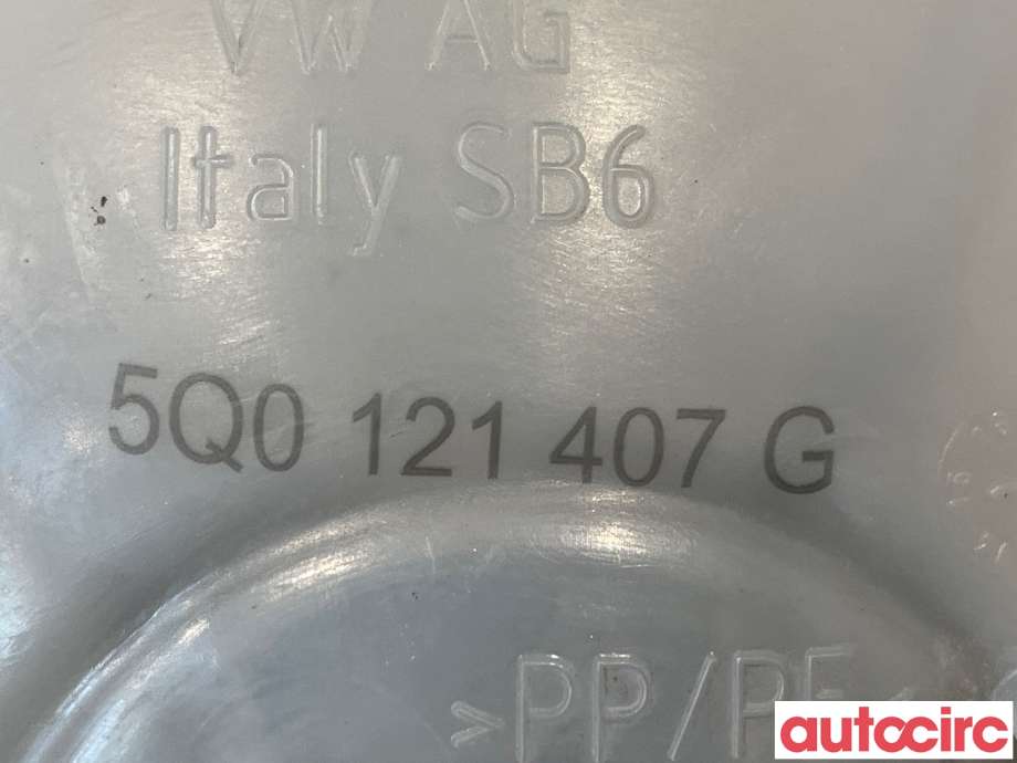 Ekspansjonstank til VW Passat 2015-2019 (Fase 1) (B8) (B8) (VOLKSWAGEN|5Q0121407AA|5Q0121407G)