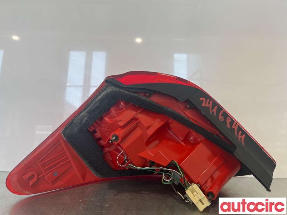Baklykt høyre til Toyota RAV4 2009-2013 (Type III, Fase 2)  (TOYOTA|8155142120)