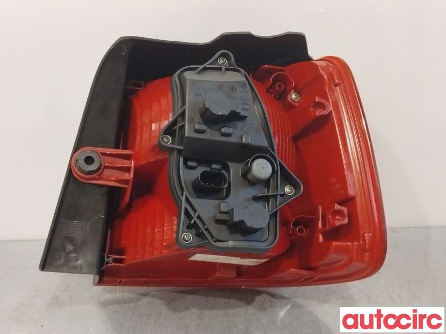 Baklykt venstre til VW Touran 2010-2015 (Type I, Fase 3)  (VOLKSWAGEN|1T0945095R|)