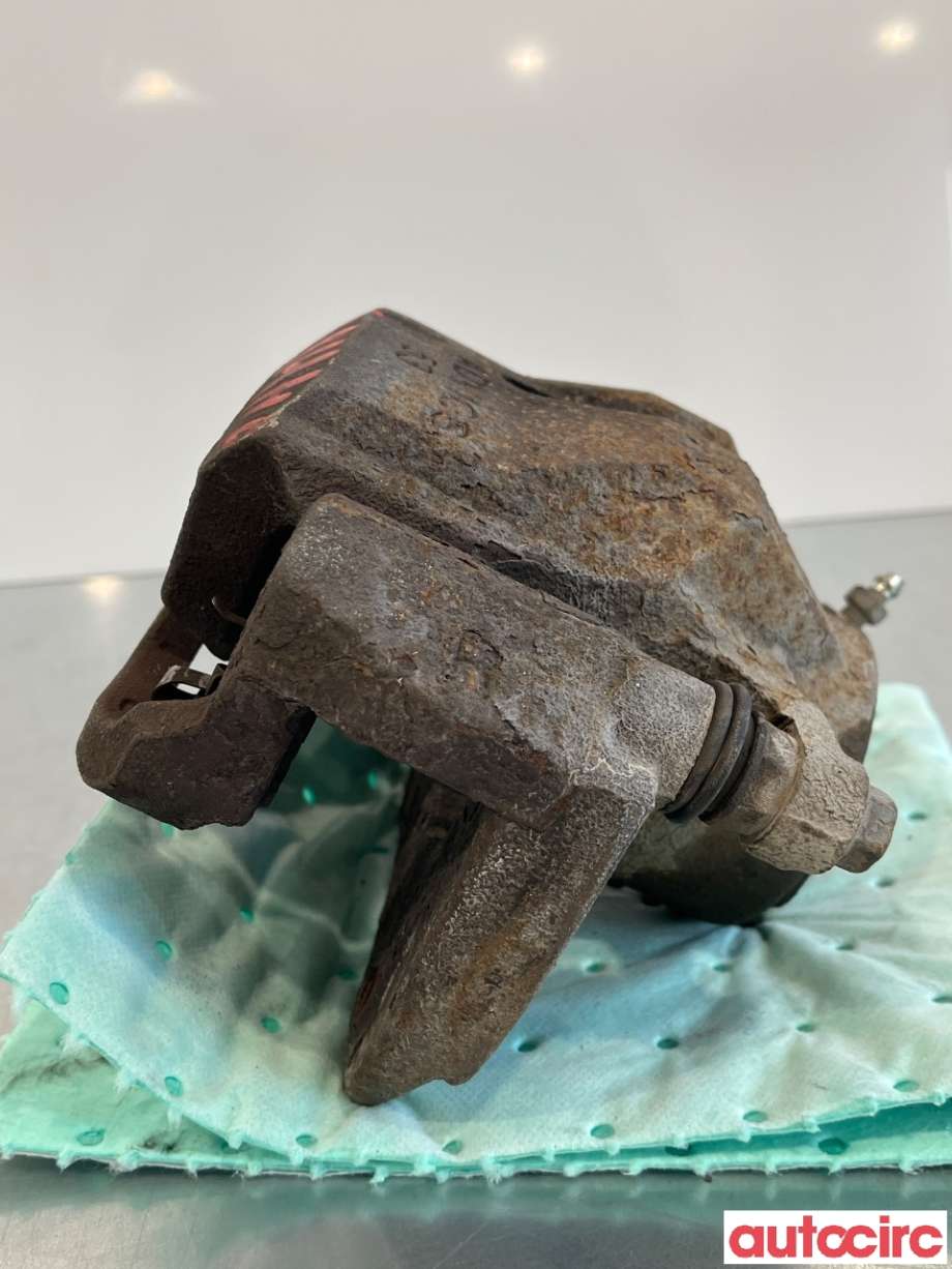 Bremsecaliper høyre foran til Toyota RAV4 2009-2013 (Type III, Fase 2)  (TOYOTA|4773042091|)