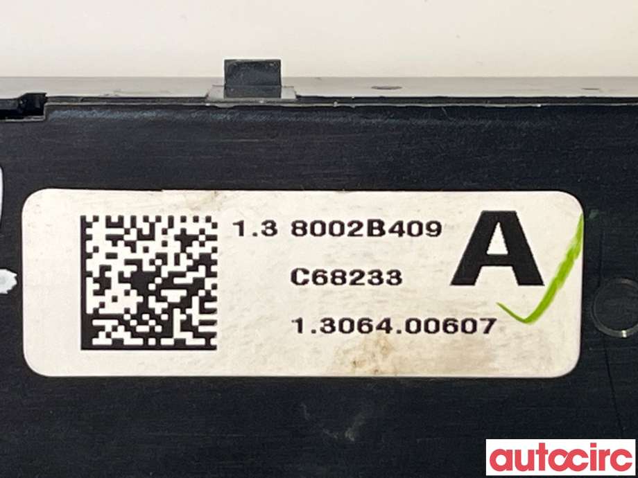 Bryter nødblink til Mitsubishi Outlander 2012-2015 (Type III, Fase 1)  (MITSUBISHI|8002B409|)