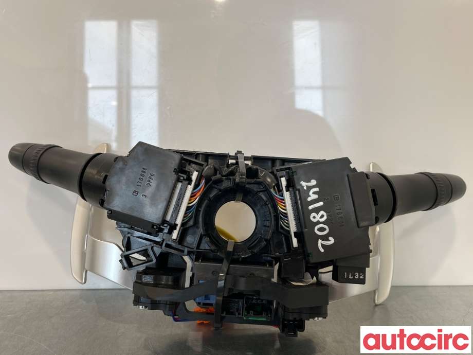 Bryter combi til Mitsubishi Outlander 2012-2015 (Type III, Fase 1)  (MITSUBISHI|8600A405||8617A013)