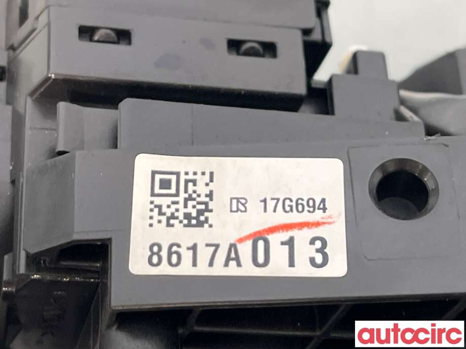 Bryter combi til Mitsubishi Outlander 2012-2015 (Type III, Fase 1)  (MITSUBISHI|8600A405||8617A013)