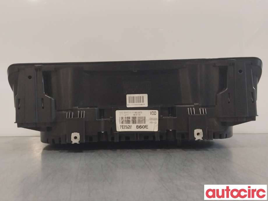 Instrumentpanel til VW Transporter / Caravelle 2009-2015 (Fase 2) (T5) (T5) (VOLKSWAGEN|7E0920860E)