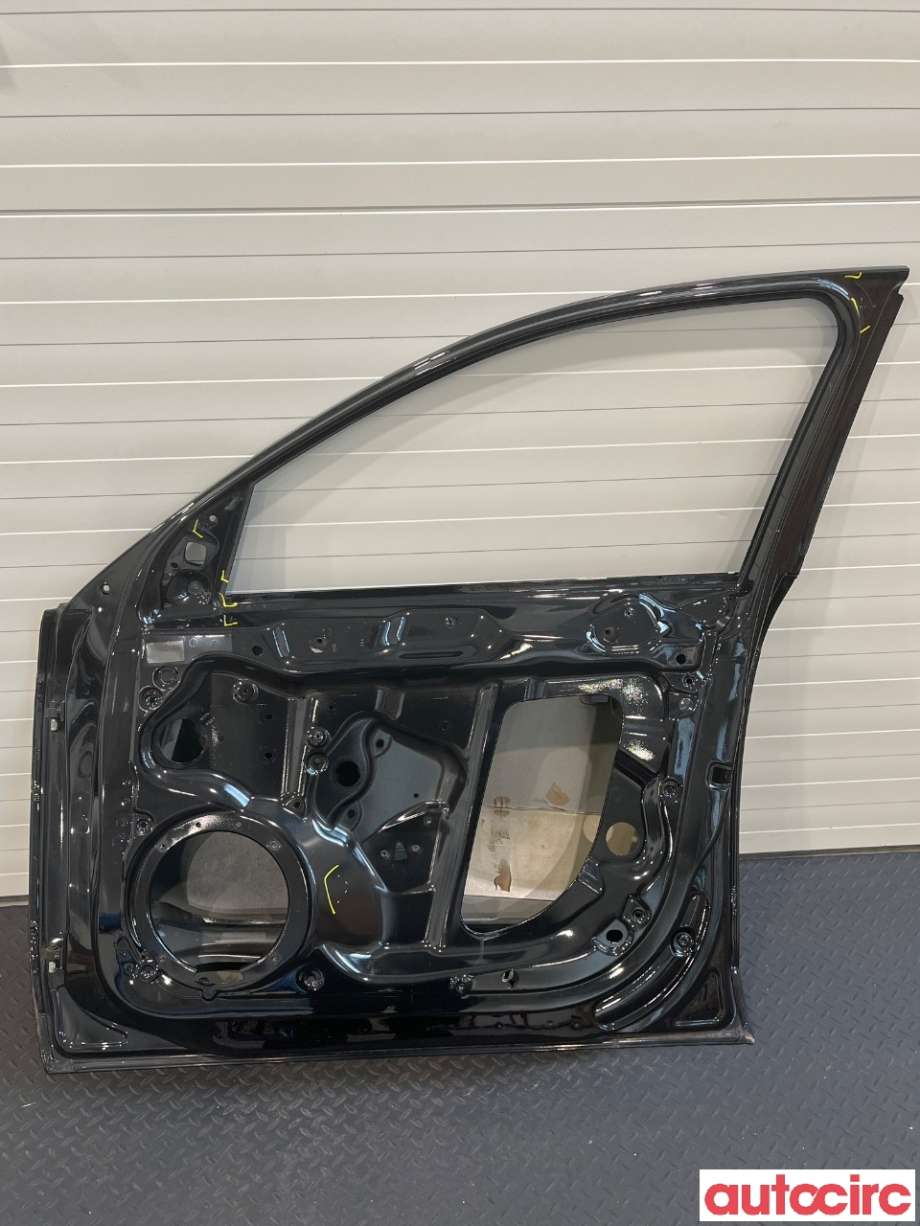 Dør høyre foran til Audi A4, Allroad 2009-2016 (Type I) (B8) (B8) (AUDI|8K0831052J)