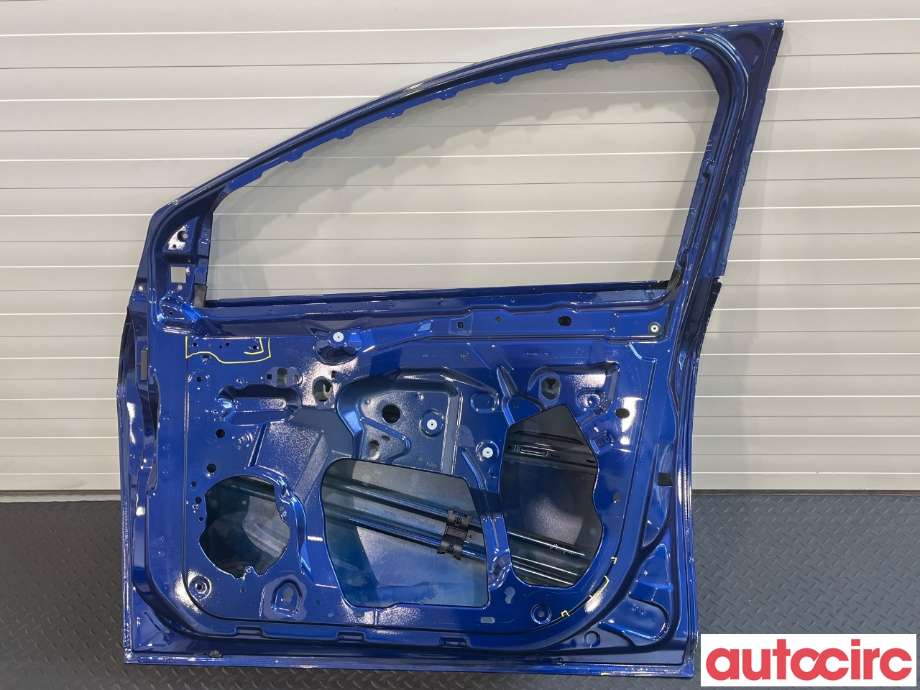 Dør høyre foran til Ford Focus 2011-2014 (Type III, Fase 1)  (FORD|2147844|PBM51-A20124BF)