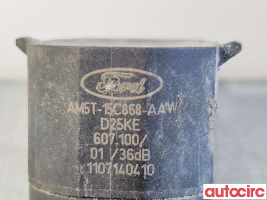 Parkeringssensor foran til Ford Focus 2011-2014 (Type III, Fase 1)  (FORD|2489139|607100|AM5T-15C868-AAW)