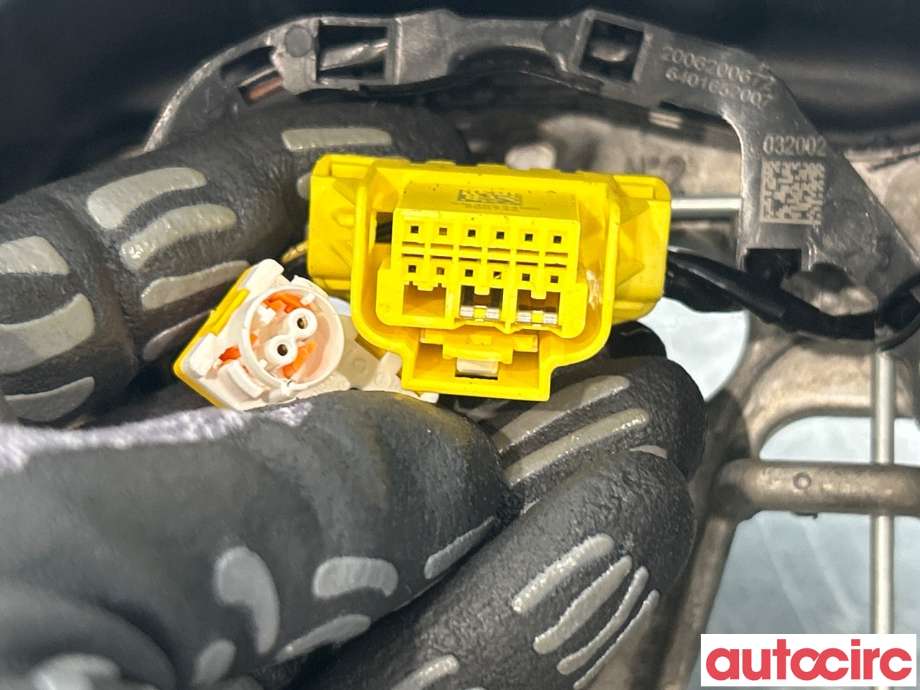 Ratt til Peugeot 208 2019-->> (Type II) (PEUGEOT|98255045ZD)