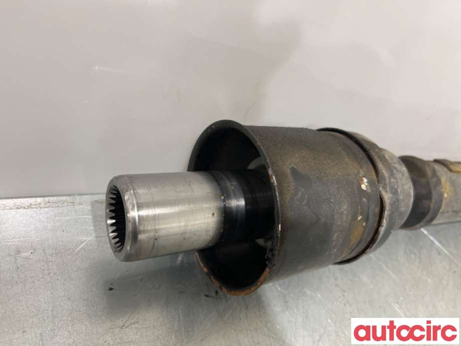 Mellomaksel fremre til Mitsubishi Pajero 2000-2006 (Type III)  (MITSUBISHI|MR580392|)