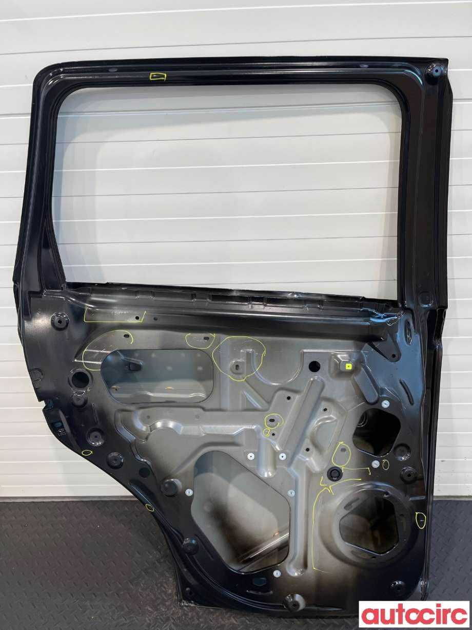 Dør venstre bak til Mitsubishi Outlander 2012-2015 (Type III, Fase 1)  (MITSUBISHI|5730B389)