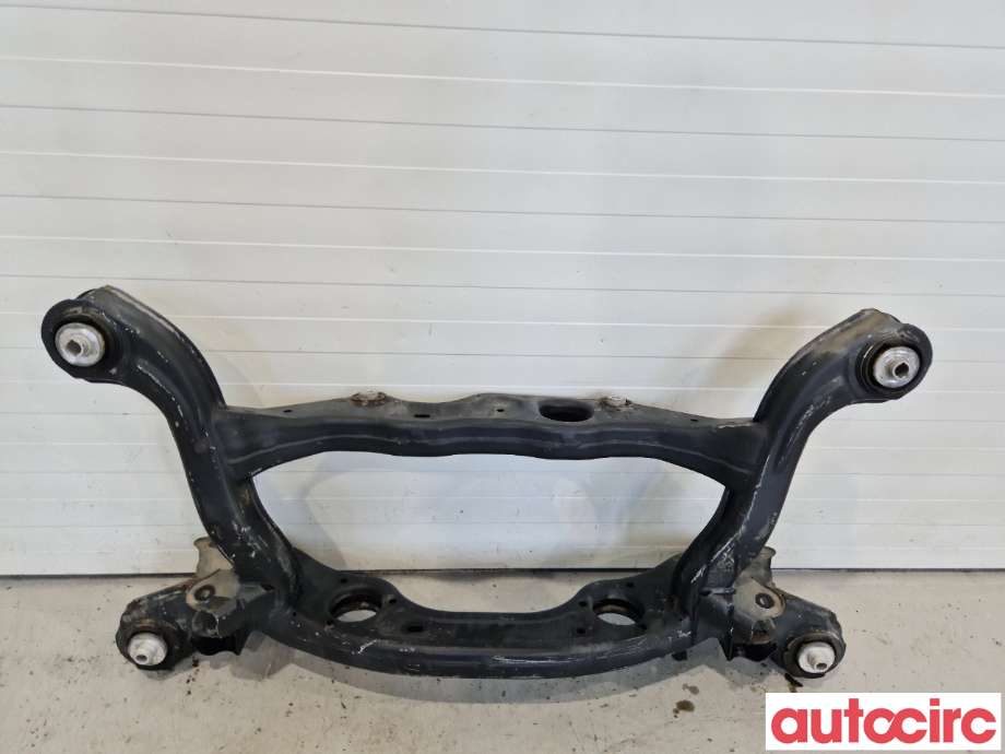 Travers bak til Mercedes CLA 2013-2019 (C117) (C117) (MERCEDES|A2463501408|)