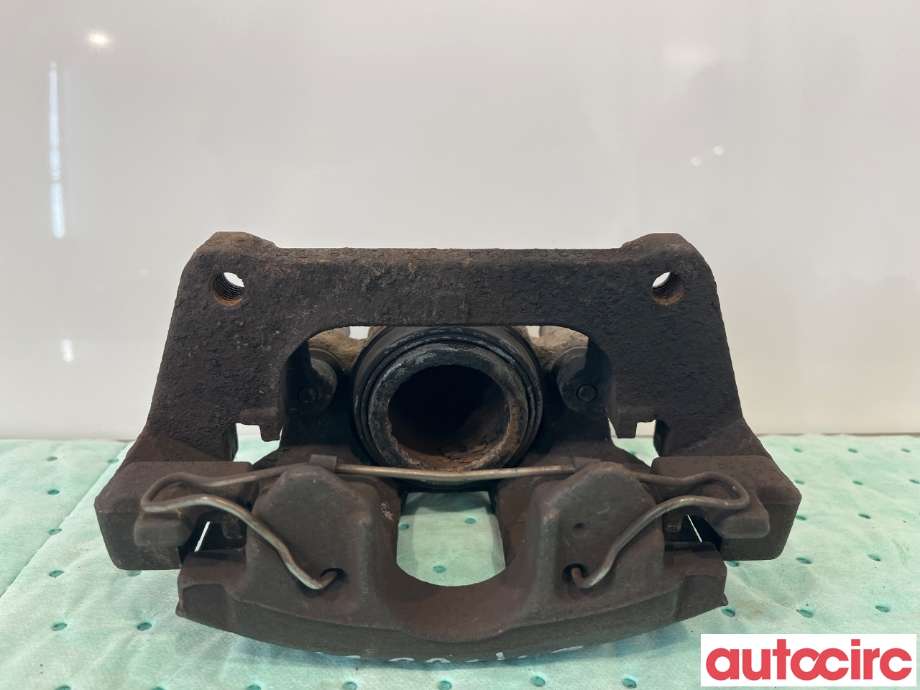 Bremsecaliper venstre foran til Volvo XC70 2005-2007 (Type I, Fase 2)  (VOLVO|8251315|)