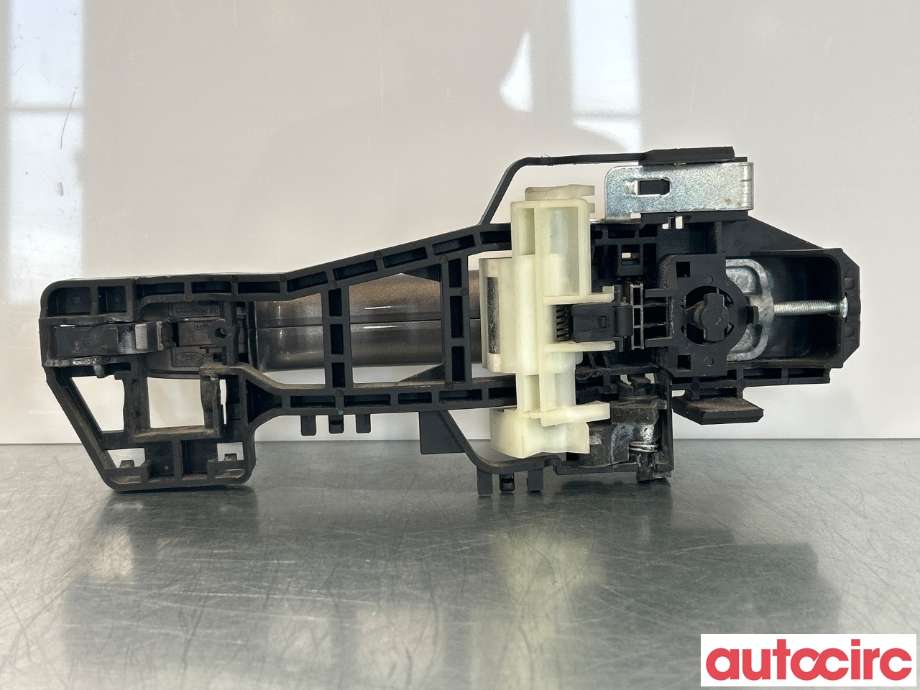 Dørhåndtak utv høyre bak til Ford Focus 2011-2014 (Type III, Fase 1)  (FORD|AM51-226A40-BBXWAA|1818170|)