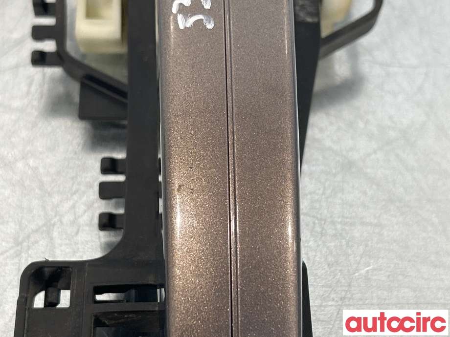 Dørhåndtak utv høyre bak til Ford Focus 2011-2014 (Type III, Fase 1)  (FORD|AM51-226A40-BBXWAA|1818170|)