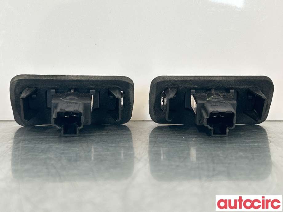 Skiltlys til Toyota Yaris 2020-->> (Type IV)  (TOYOTA|812700D120|)