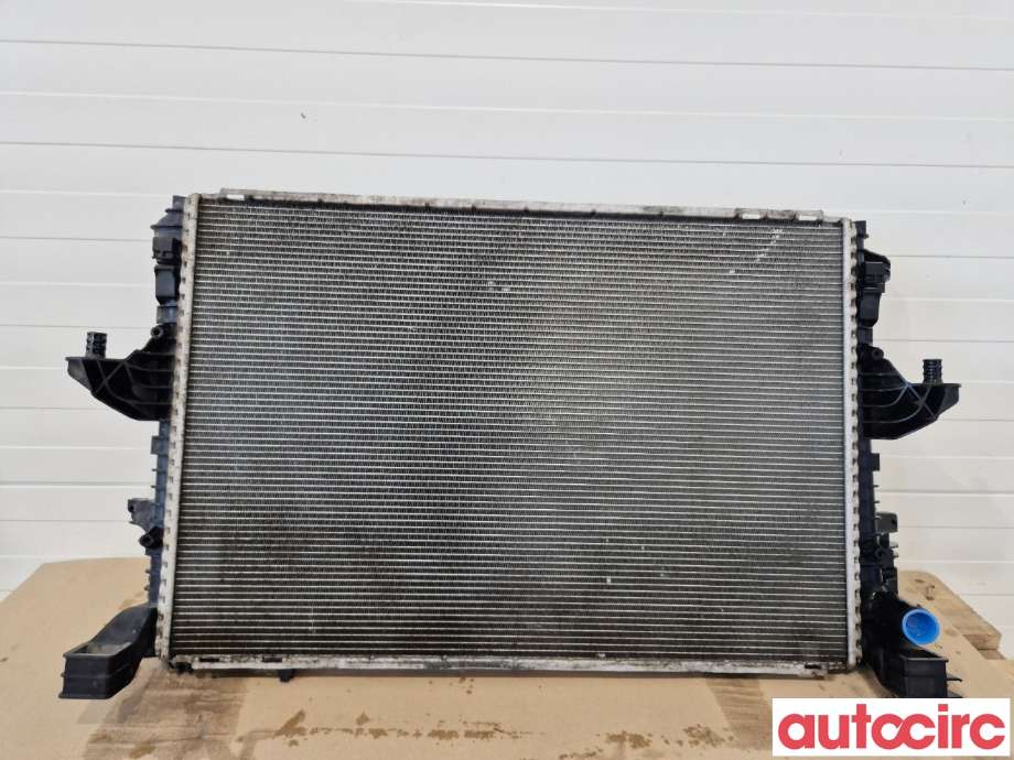 Radiator (manuell gir) til VW Transporter / Caravelle 2015-2019 (T6) (T6) (VOLKSWAGEN|7E0121253F|)