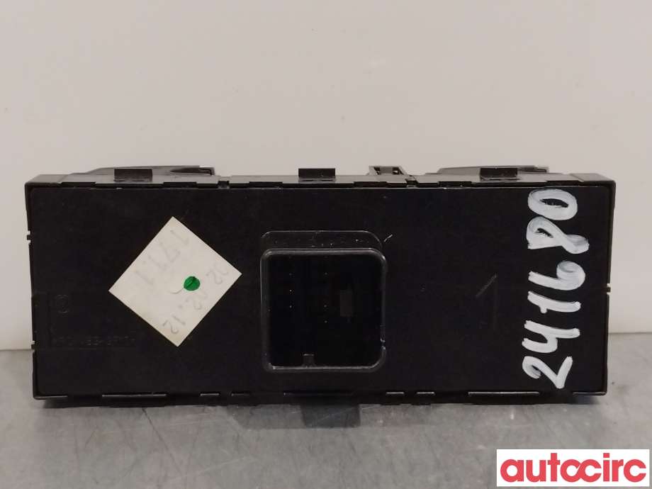Bryter ruteheis til VW Passat 2011-2015 (B7) (B7) (VOLKSWAGEN|5K4959857|)