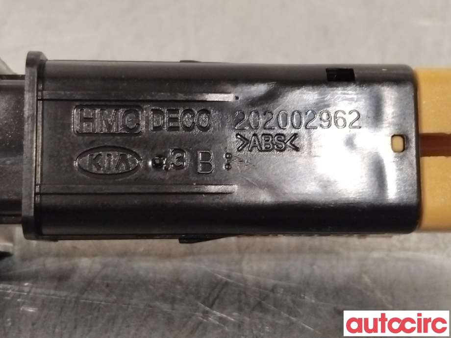 Bryter Antispinn til Kia Sorento 2011-2015 Type II  (KIA|932652P000VA)