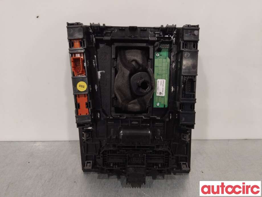 Diverse deler til Škoda Superb 2015-->> (Type III)  (SKODA|3V1713203A|3V1713123K|3V0927225B)