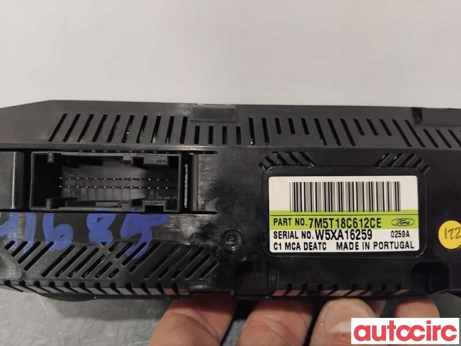 Varmeapparat betjening til Ford Focus 2008-2010 (Type II, Fase 2)  (FORD|1698893||7M5T18C612CE)