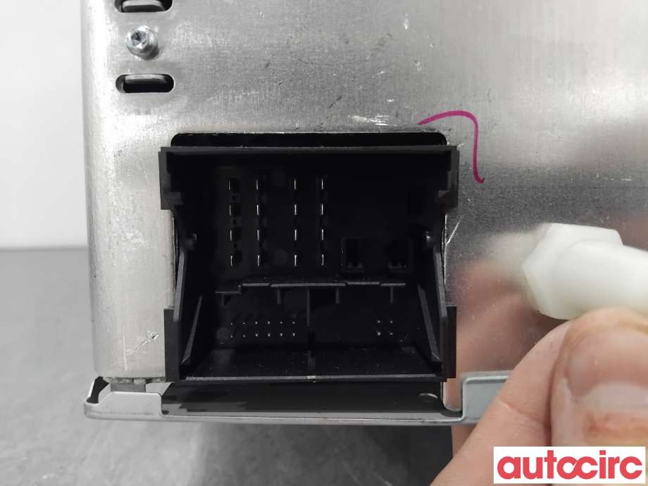 Bilstereo til Ford Focus 2008-2010 (Type II, Fase 2)  (FORD|1818662|KW2000|8M5T-18C815-AC)
