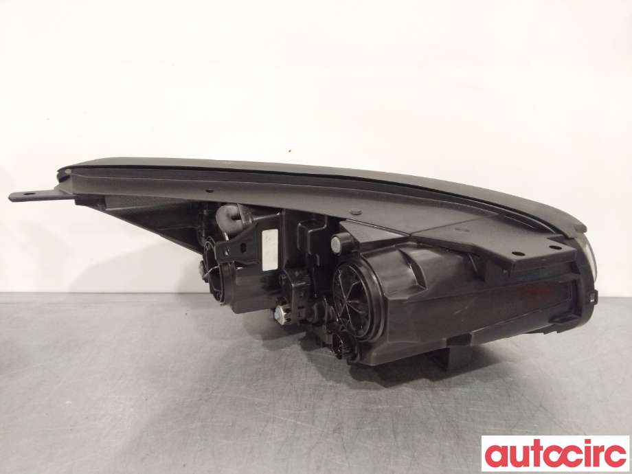 Frontlykt venstre halogen til Kia Soul 2014-2019 (Type II)  (KIA|92101E40101D)