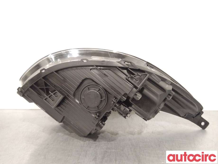 Frontlykt venstre halogen til Kia Soul 2014-2019 (Type II)  (KIA|92101E40101D)