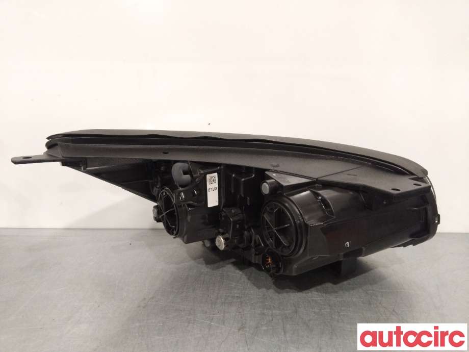 Frontlykt venstre halogen til Kia Soul 2014-2019 (Type II)  (KIA|92101E40101D)