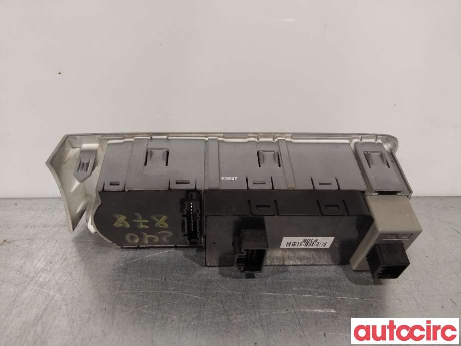 Bryter diverse til Kia Soul 2014-2019 (Type II)  (KIA|93600E4100BF6)